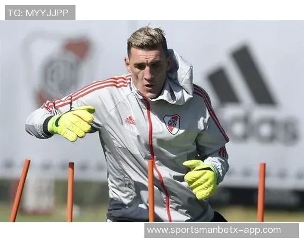 弗拉门戈门将失误送礼对手轻松进球引发全场哄笑 弗拉门戈门将失误送礼对手轻松进球引发全场哄笑